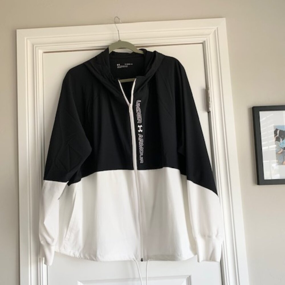 NWOT - Under Armour Womans Jacket, Size 1X
